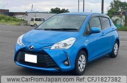 toyota vitz 2017 CFJ1827382