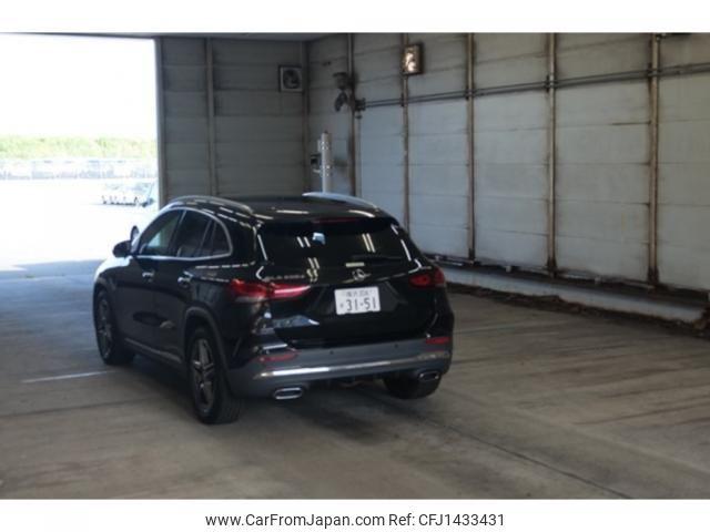 mercedes-benz gla-class 2023 quick_quick_3DA-247713M_W1N2477132J421933 image 2