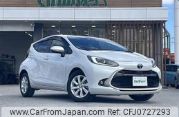 toyota aqua 2022 -TOYOTA--AQUA 6AA-MXPK11--MXPK11-2072358---TOYOTA--AQUA 6AA-MXPK11--MXPK11-2072358-