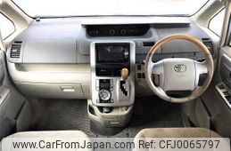 toyota noah 2007 504928-922867