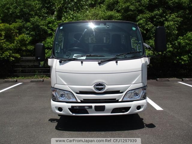 hino dutro 2022 GOO_NET_EXCHANGE_0802380A30250612W001 image 2