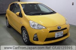 toyota aqua 2012 quick_quick_DAA-NHP10_2037585