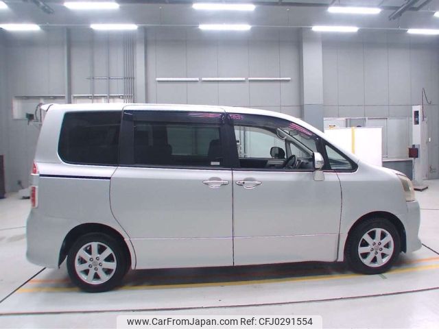 toyota noah 2008 NIKYO_GK52486 image 1