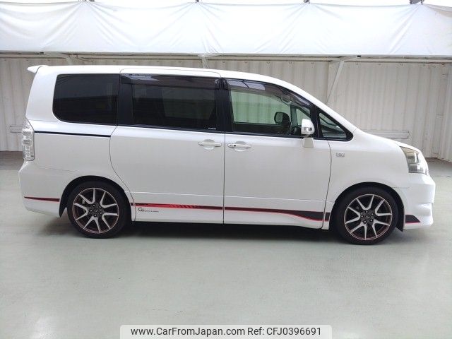 toyota noah 2011 ENHANCEAUTO_1_ea290037 image 2