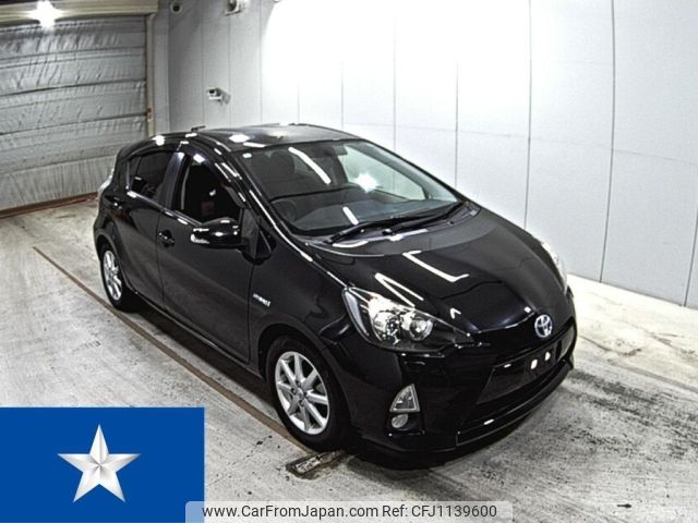 toyota aqua 2013 -TOYOTA--AQUA NHP10--NHP10-6183676---TOYOTA--AQUA NHP10--NHP10-6183676- image 1