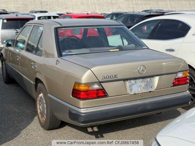 mercedes-benz e-class 1990 -MERCEDES-BENZ--Benz E Class E-124030--WDB124030-2B311216---MERCEDES-BENZ--Benz E Class E-124030--WDB124030-2B311216- image 2