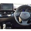 toyota c-hr 2017 quick_quick_DAA-ZYX10_ZYX10-2059908 image 18