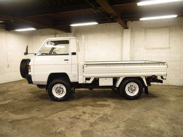 Mitsubishi delica truck