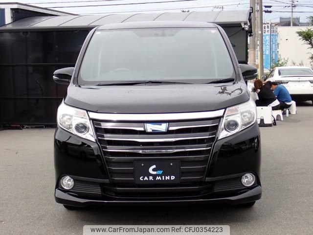 toyota noah 2014 GOO_JP_700072025530241015002 image 2