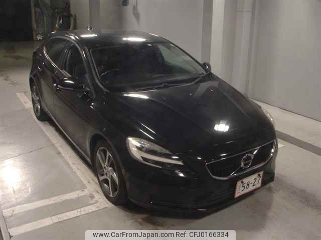 volvo v40 2018 -VOLVO--Volvo V40 MD4204T-J2484724---VOLVO--Volvo V40 MD4204T-J2484724- image 1