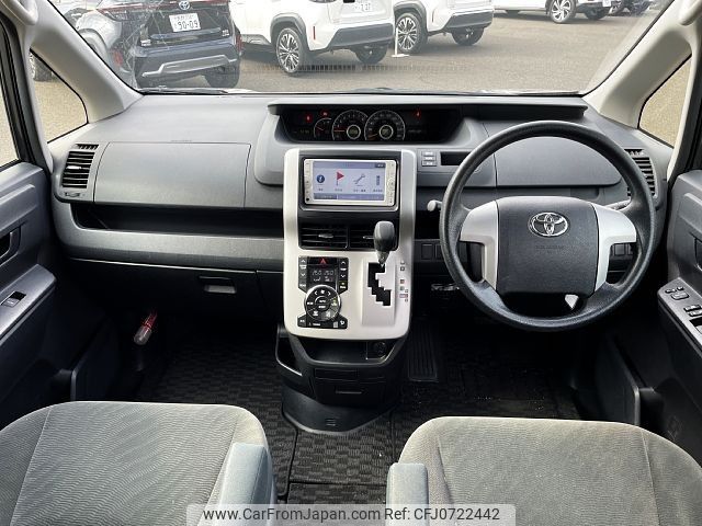 toyota voxy 2013 -TOYOTA--Voxy DBA-ZRR70G--ZRR70-0560656---TOYOTA--Voxy DBA-ZRR70G--ZRR70-0560656- image 2