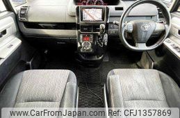 toyota voxy 2010 504928-931161