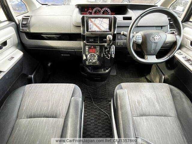 toyota voxy 2010 504928-931161 image 1