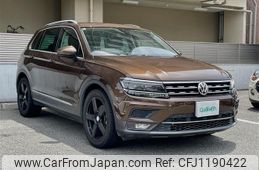 volkswagen tiguan 2017 -VOLKSWAGEN--VW Tiguan ABA-5NCZE--WVGZZZ5NZJW352593---VOLKSWAGEN--VW Tiguan ABA-5NCZE--WVGZZZ5NZJW352593-
