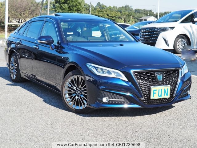 toyota crown 2021 CFJ1739698 image 2