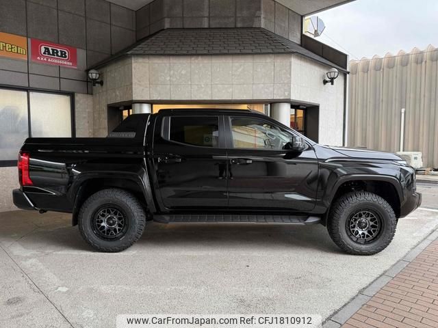 mitsubishi triton 2025 CFJ1810912 image 2