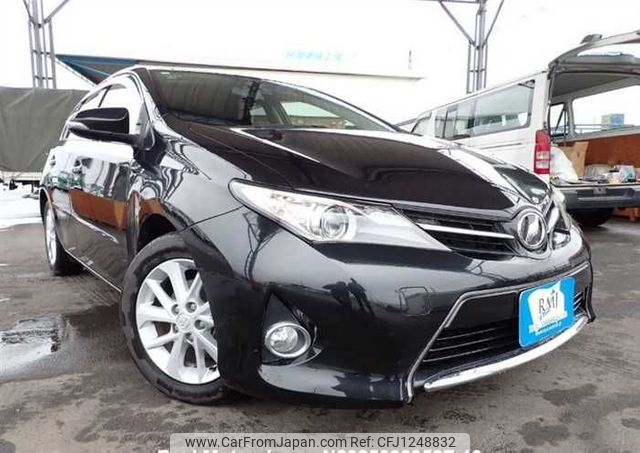 toyota auris 2012 646828-N2025030053F-10 image 1