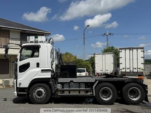 isuzu giga 2017 CFJ1436906 image 2