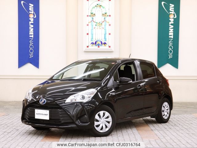 toyota vitz 2017 -TOYOTA--Vitz DAA-NHP130--NHP130-2007247---TOYOTA--Vitz DAA-NHP130--NHP130-2007247- image 1