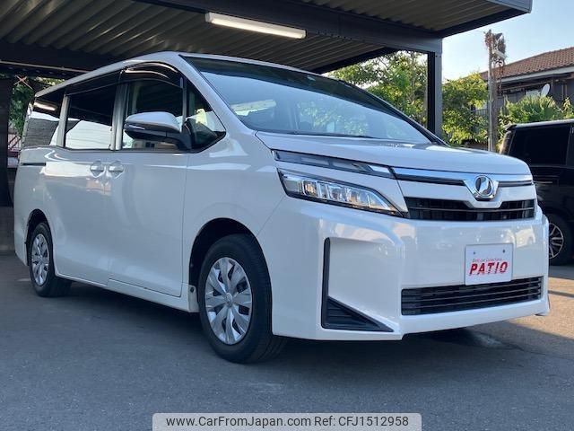 toyota voxy 2018 CFJ1512958 image 2