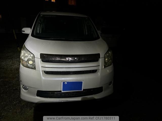 toyota noah 2007 CFJ1780311 image 1