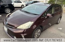 toyota prius-α 2013 CFJ1787453