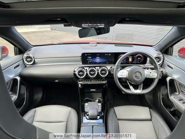 mercedes-benz a-class 2022 quick_quick_5BA-177084_W1K1770842V148370 image 2