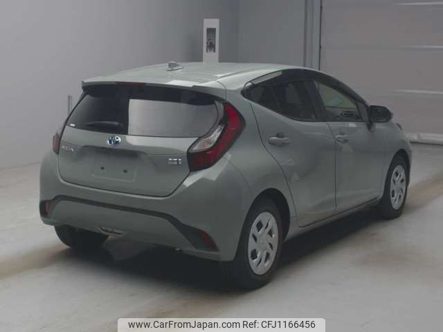 toyota aqua 2022 -TOYOTA--AQUA 6AA-MXPK11--MXPK11-2051310---TOYOTA--AQUA 6AA-MXPK11--MXPK11-2051310- image 2