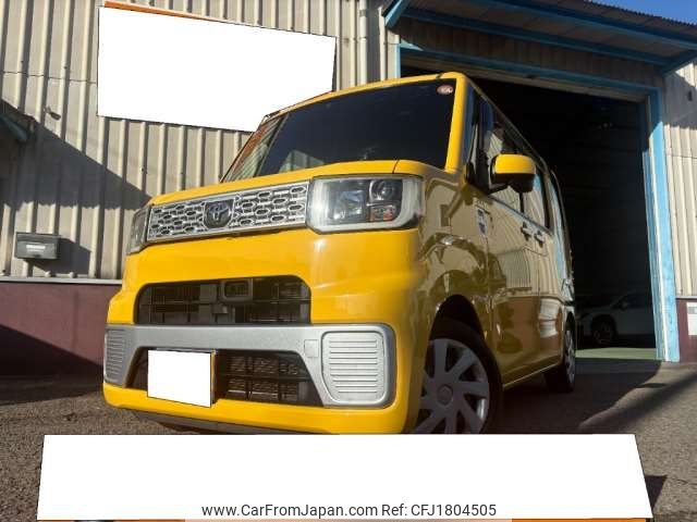 toyota pixis-mega 2016 CFJ1804505 image 1