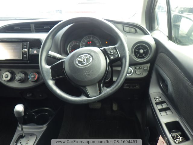 toyota vitz 2017 CFJ1694451 image 2