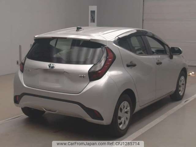 toyota aqua 2022 -TOYOTA--AQUA 6AA-MXPK10--MXPK10-2001666---TOYOTA--AQUA 6AA-MXPK10--MXPK10-2001666- image 2