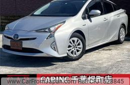toyota prius 2018 CFJ1528845
