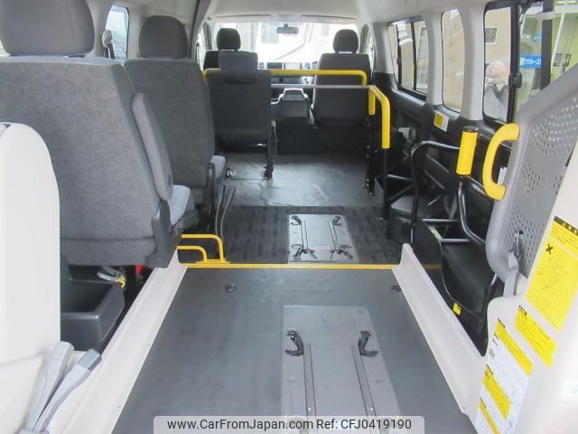 toyota hiace-commuter 2012 GOO_JP_700056043930241107003 image 1