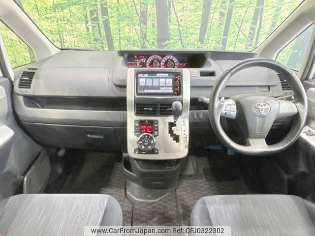 toyota voxy 2011 -TOYOTA--Voxy DBA-ZRR70W--ZRR70-0440493---TOYOTA--Voxy DBA-ZRR70W--ZRR70-0440493- image 2