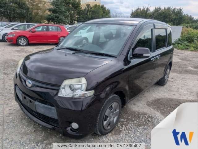 toyota sienta 2011 CFJ1830407 image 1