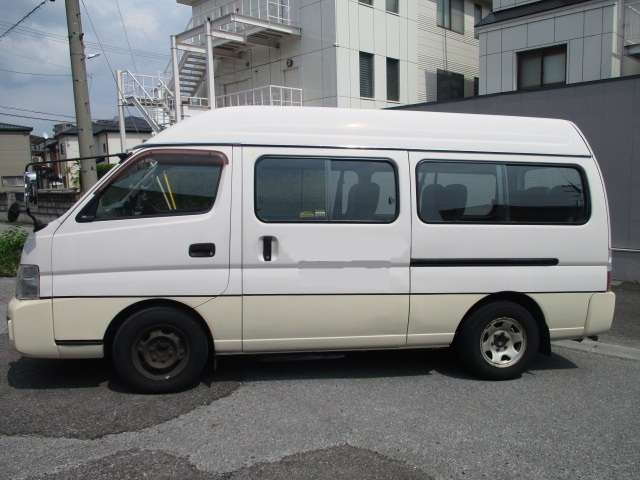nissan caravan-coach 2004 483 image 2