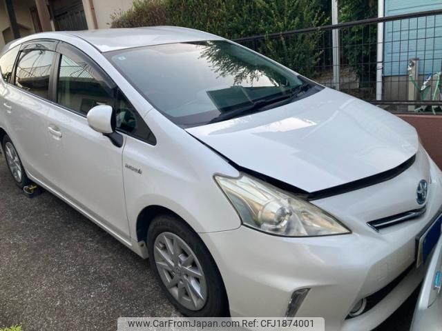 toyota prius-α 2013 CFJ1874001 image 1