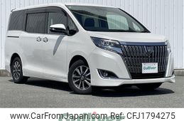 toyota esquire 2018 CFJ1794275