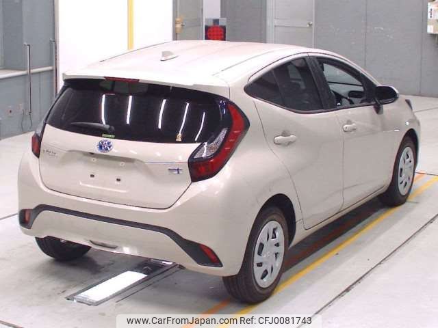 toyota aqua 2022 -TOYOTA--AQUA 6AA-MXPK11--MXPK11-2079849---TOYOTA--AQUA 6AA-MXPK11--MXPK11-2079849- image 2