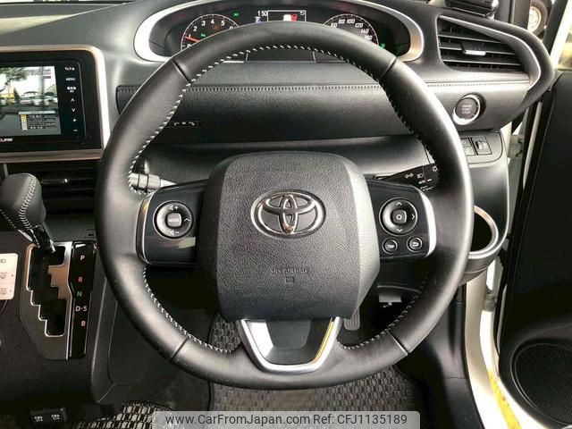 toyota sienta 2022 GOO_JP_700110115730250508004 image 2