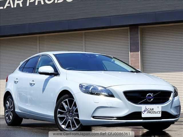 volvo v40 2013 -VOLVO--Volvo V40 MB4164T--D2060132---VOLVO--Volvo V40 MB4164T--D2060132- image 1