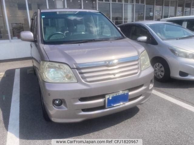 toyota noah 2001 CFJ1820967 image 2