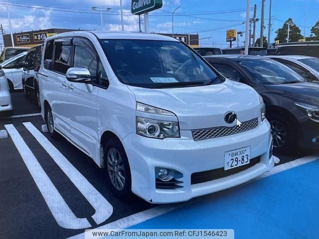 toyota voxy 2013 CFJ1546423 image 1