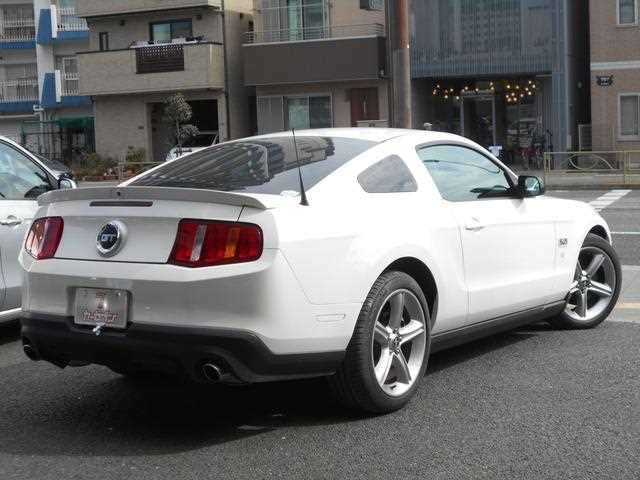 ford mustang 2011 190307163100 image 2