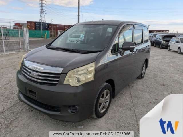 toyota noah 2012 CFJ1726066 image 1