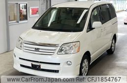 toyota noah 2004 CFJ1854767