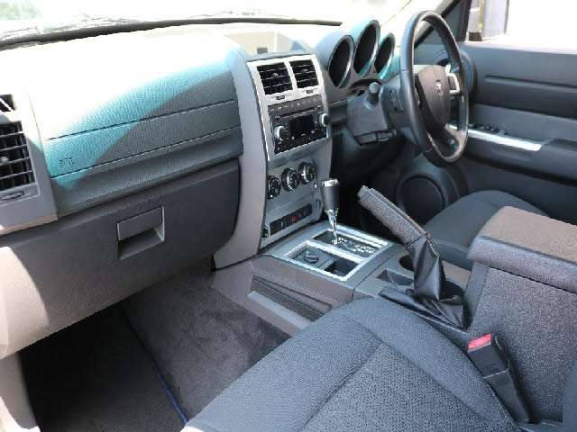 dodge nitro 2012 -ダッジ--ダッジ　ナイトロ ABA-KA37--1D4P95GK1BW582296---ダッジ--ダッジ　ナイトロ ABA-KA37--1D4P95GK1BW582296- image 2