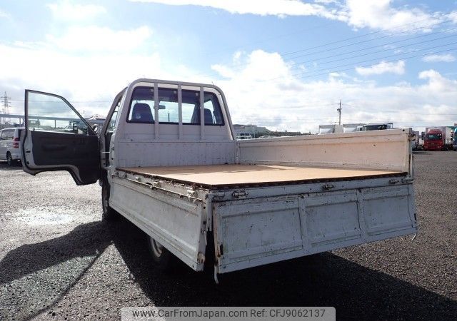 toyogonページ Amazon.com: Ford BT4Z-17C947-A - Reinforcement : Automotive
