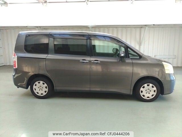 toyota noah 2010 ENHANCEAUTO_1_ea290759 image 2