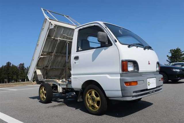 mitsubishi minicab-truck 1994 180326222032 image 1